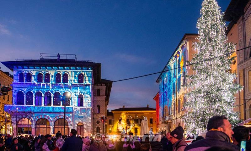 Great Christmas projections mapped