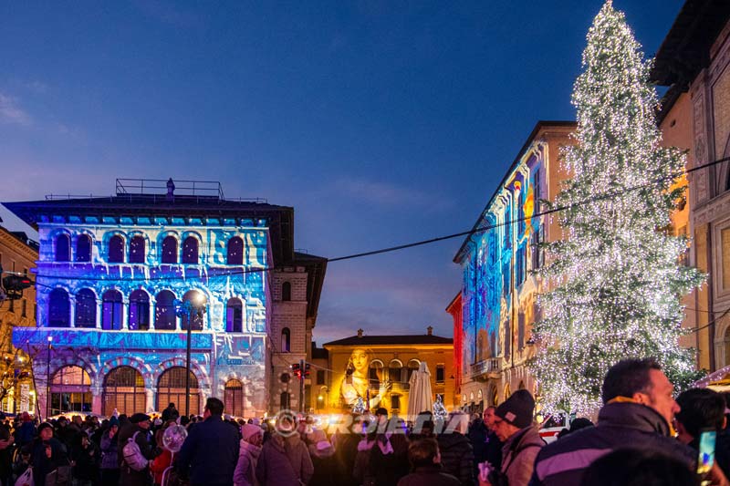 Como A Natale.The Magic Lights Festival Como Italy Mapping Projector
