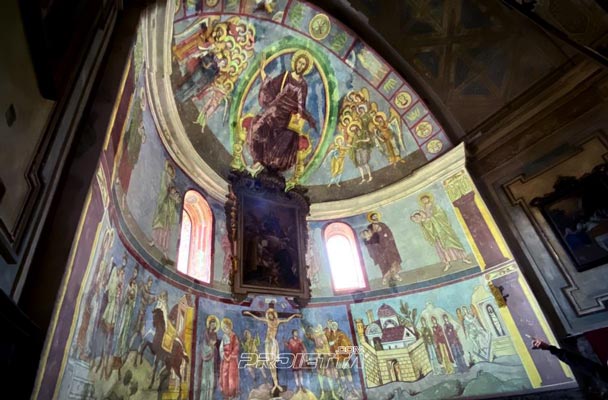 Reconstruction of lost frescoes through projection